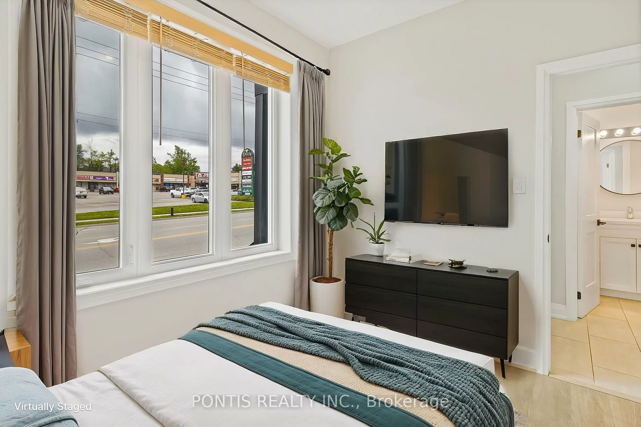 21, STONEHART, East Bayfield, Barrie
