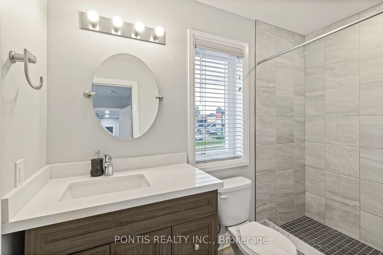 21, STONEHART, East Bayfield, Barrie