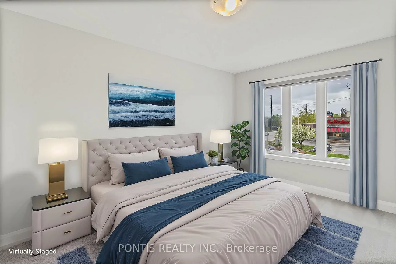 21, STONEHART, East Bayfield, Barrie
