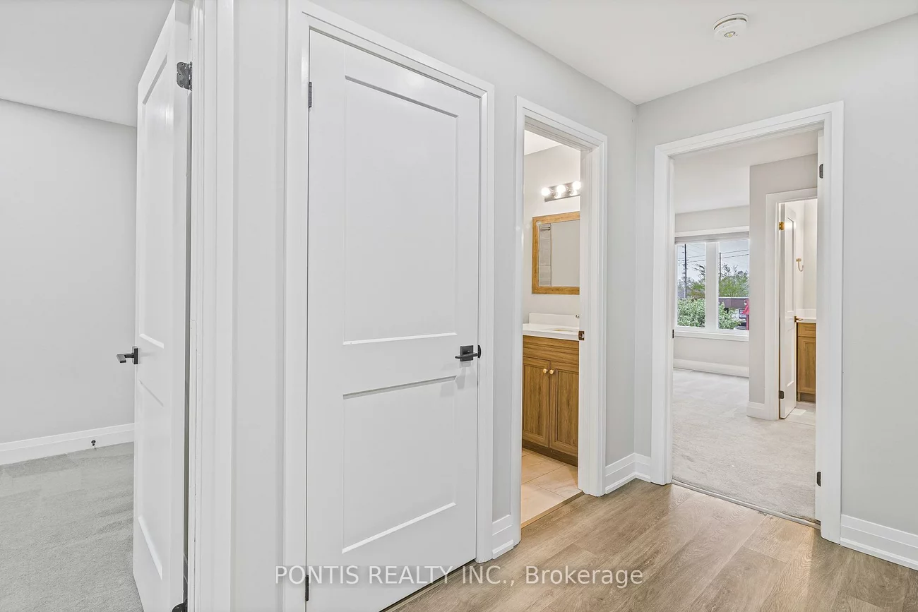 21, STONEHART, East Bayfield, Barrie