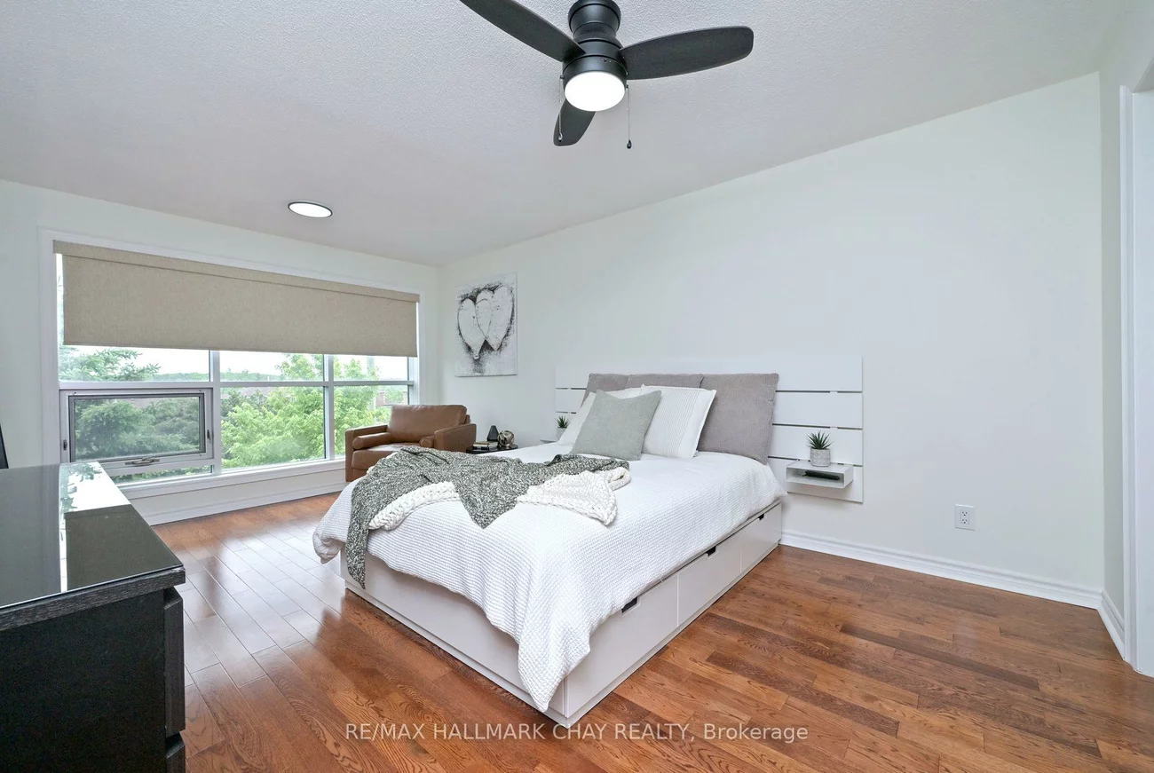 500, Mapleview, Holly, Barrie