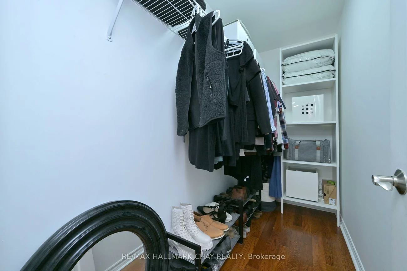 500, Mapleview, Holly, Barrie