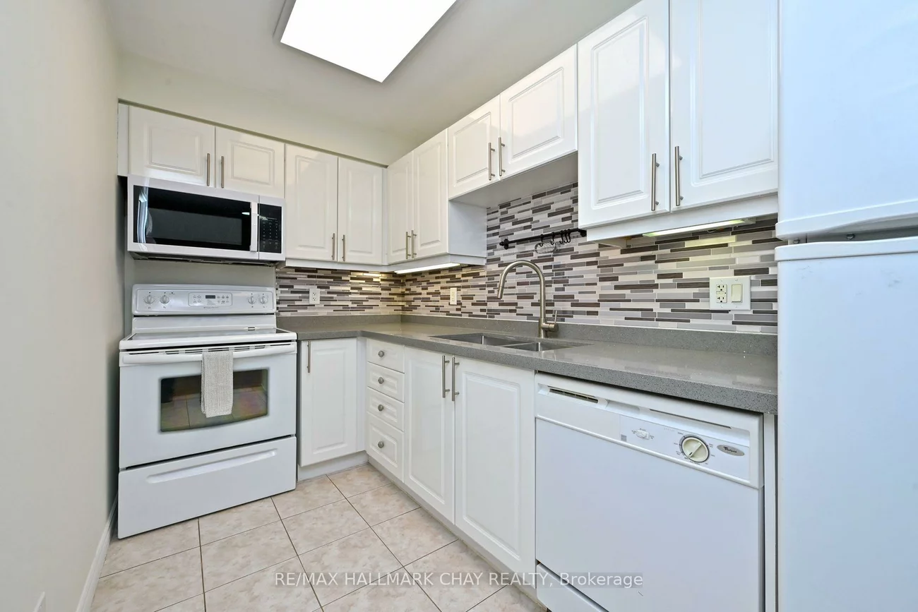 500, Mapleview, Holly, Barrie