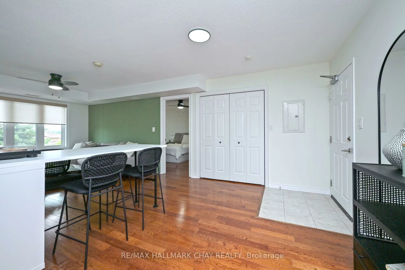 500, Mapleview, Holly, Barrie