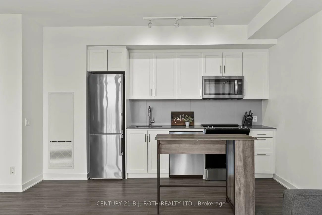PH 681, YONGE, Painswick South, Barrie