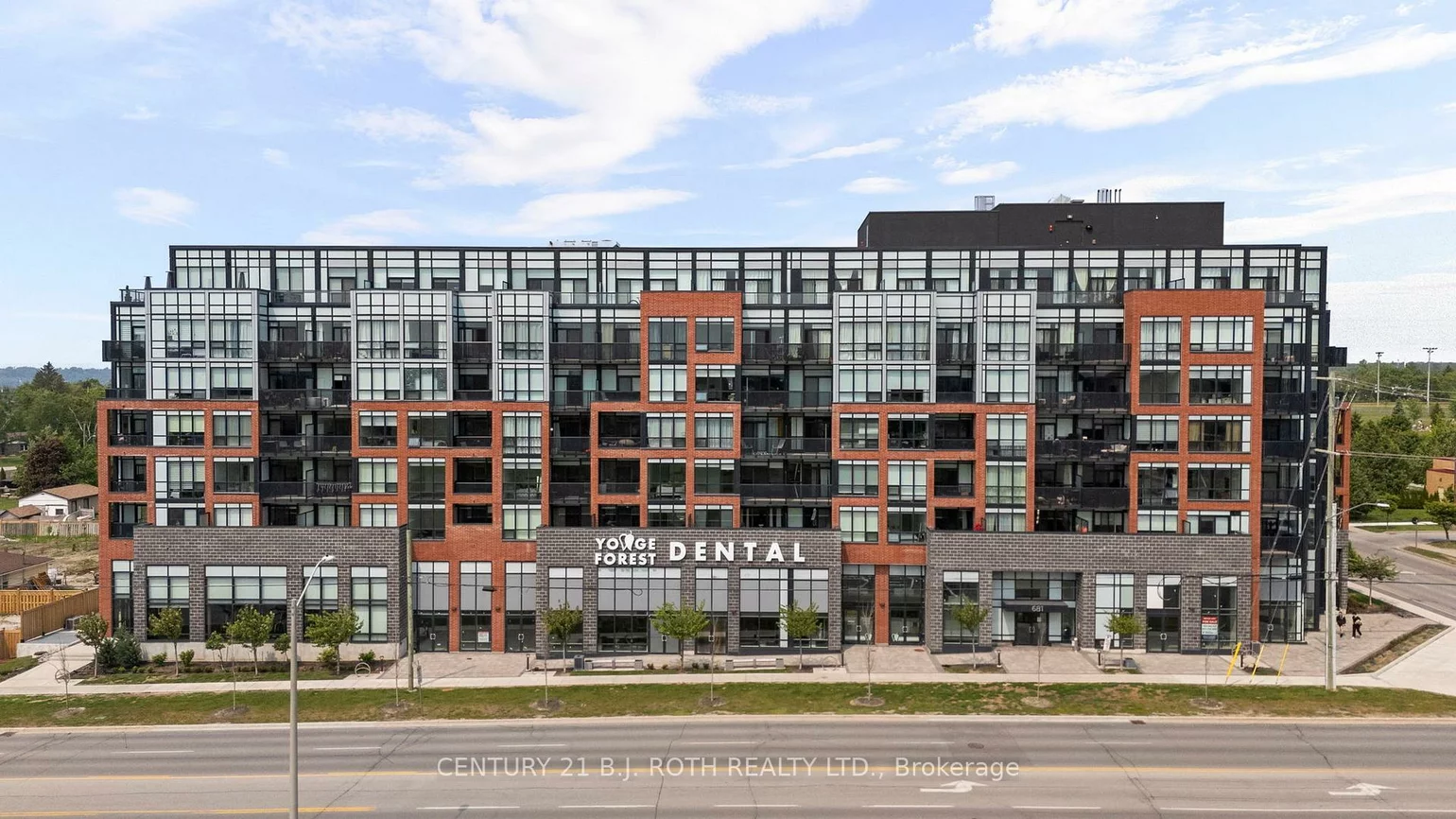 PH 681, YONGE, Painswick South, Barrie