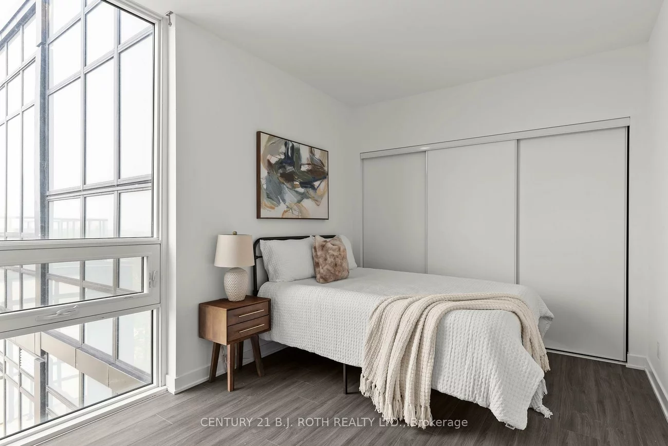 PH 681, YONGE, Painswick South, Barrie