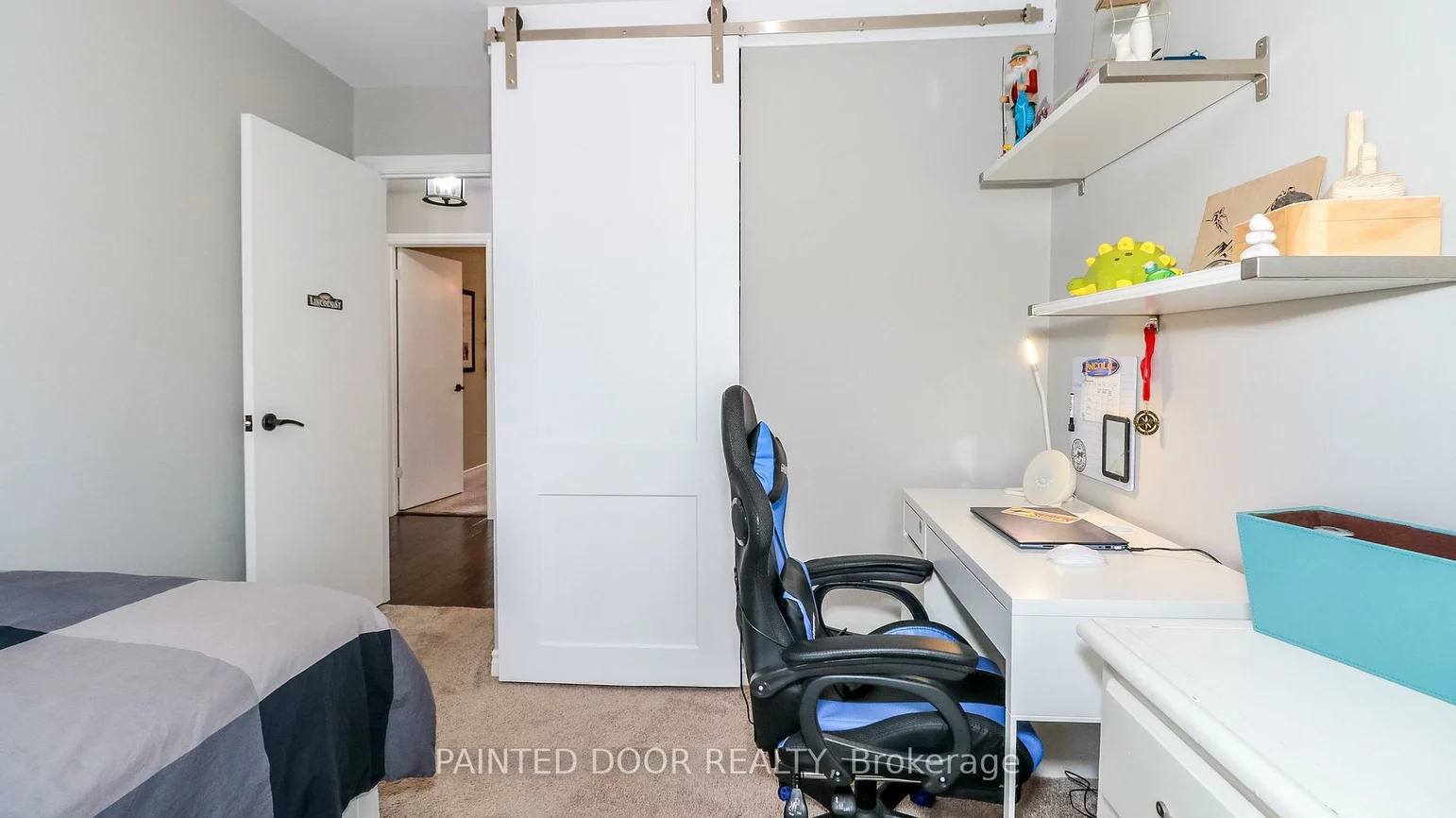 28, Donald, Queen's Park, Barrie