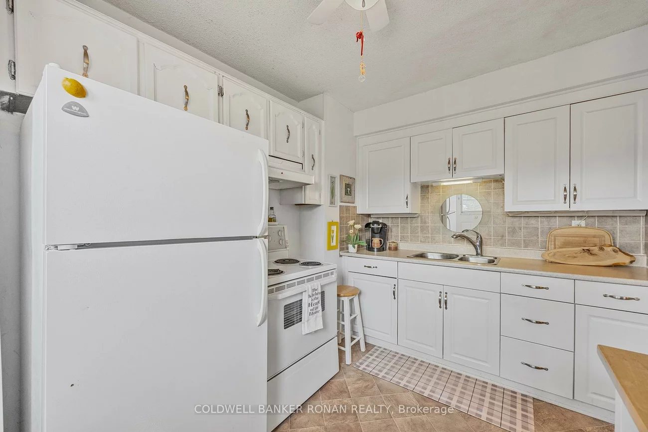 63, Ferris, Cundles East, Barrie