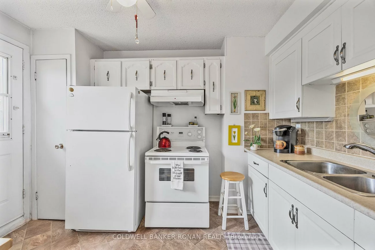 63, Ferris, Cundles East, Barrie