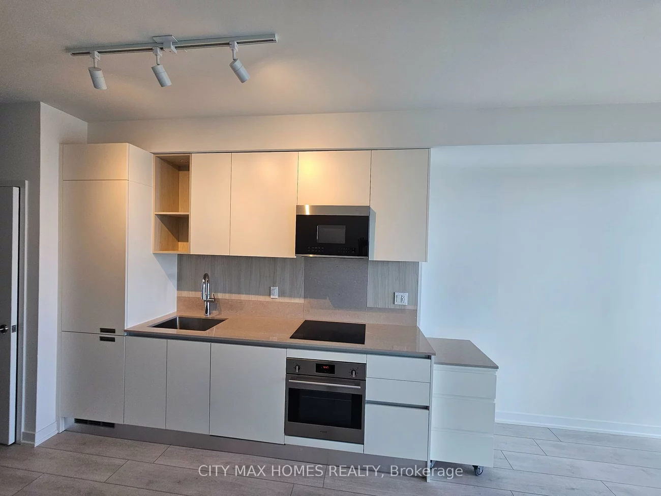 39, Mary, City Centre, Barrie