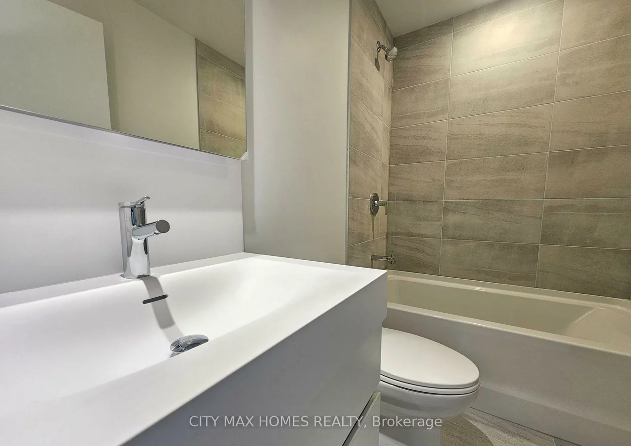 39, Mary, City Centre, Barrie