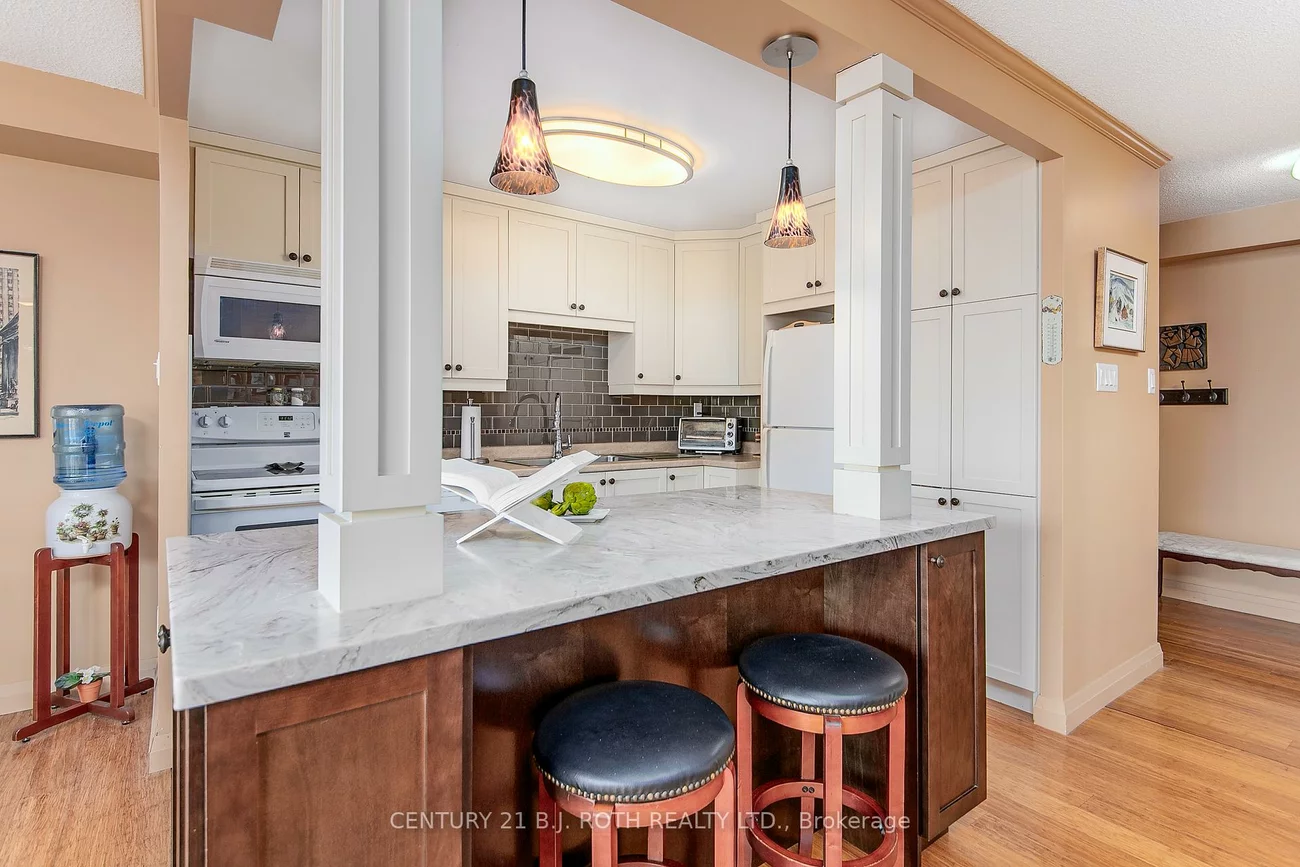 181, Collier, North Shore, Barrie
