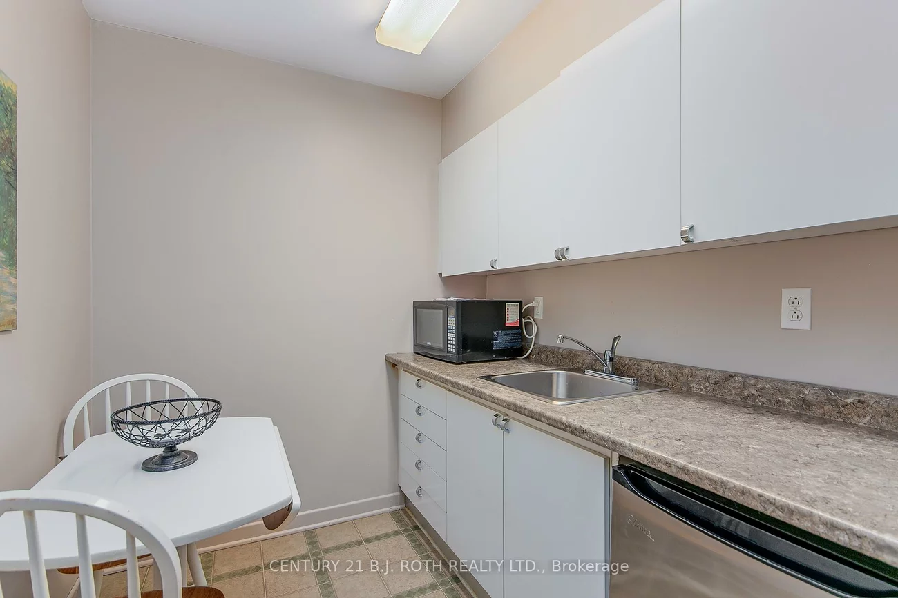 181, Collier, North Shore, Barrie