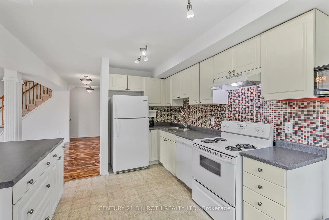 13, Cheltenham, Georgian Drive, Barrie