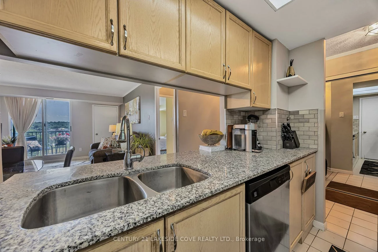 75, Ellen, City Centre, Barrie