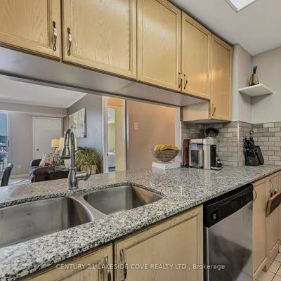 75, Ellen, City Centre, Barrie