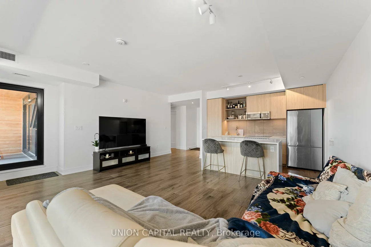 185, Dunlop, Lakeshore, Barrie