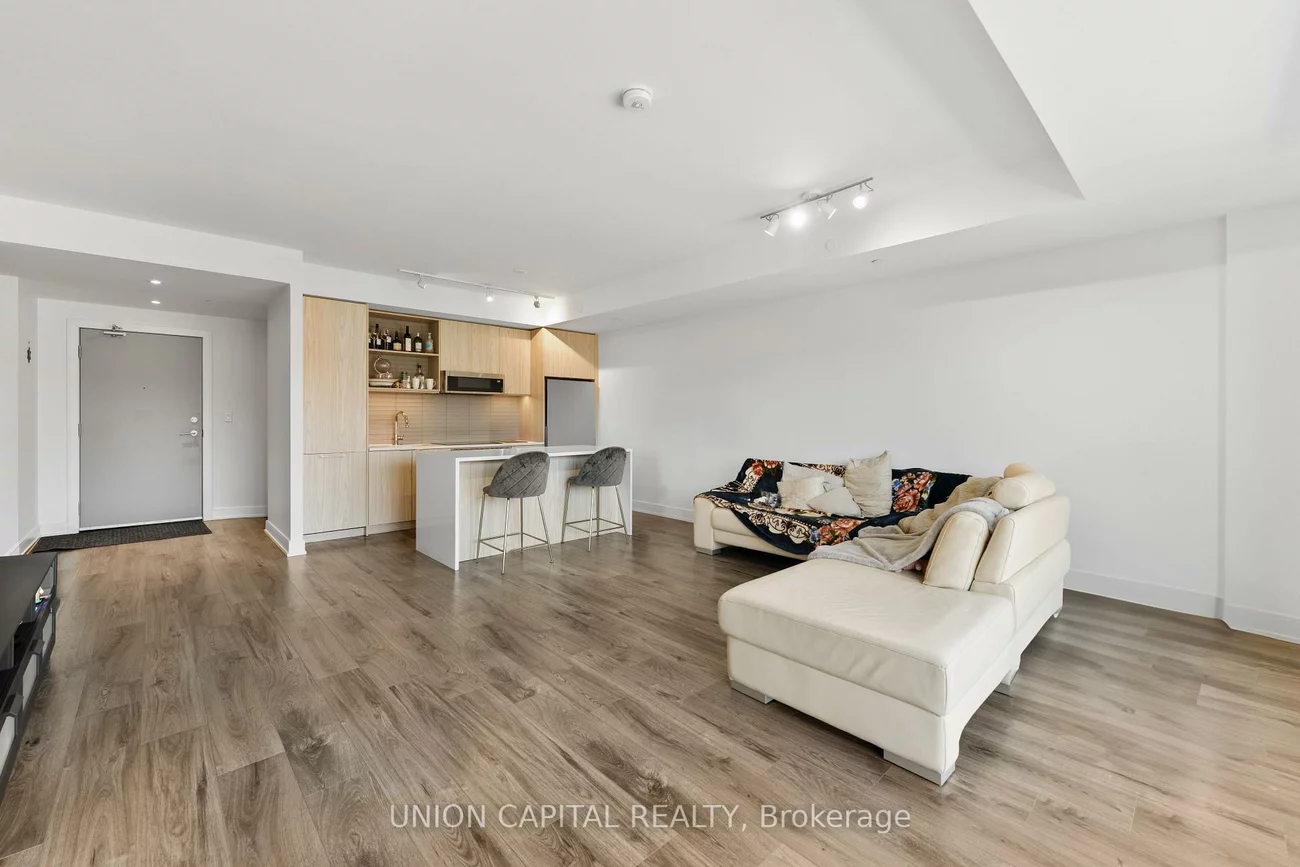 185, Dunlop, Lakeshore, Barrie