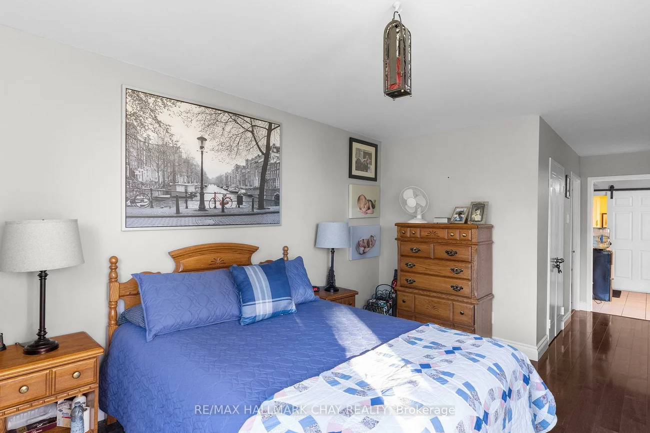 75, Ellen, City Centre, Barrie