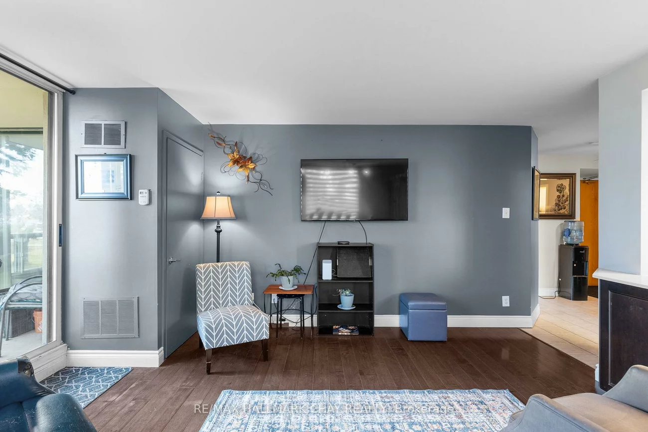 75, Ellen, City Centre, Barrie