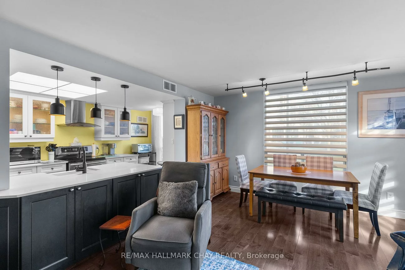 75, Ellen, City Centre, Barrie