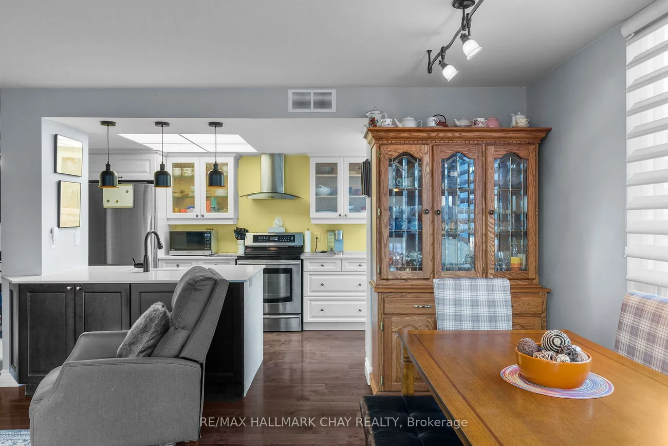 75, Ellen, City Centre, Barrie