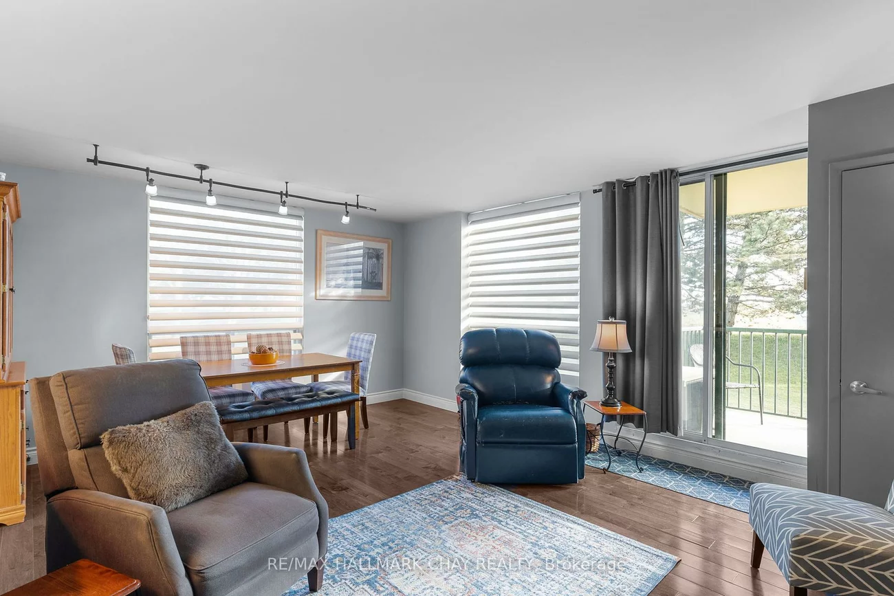 75, Ellen, City Centre, Barrie