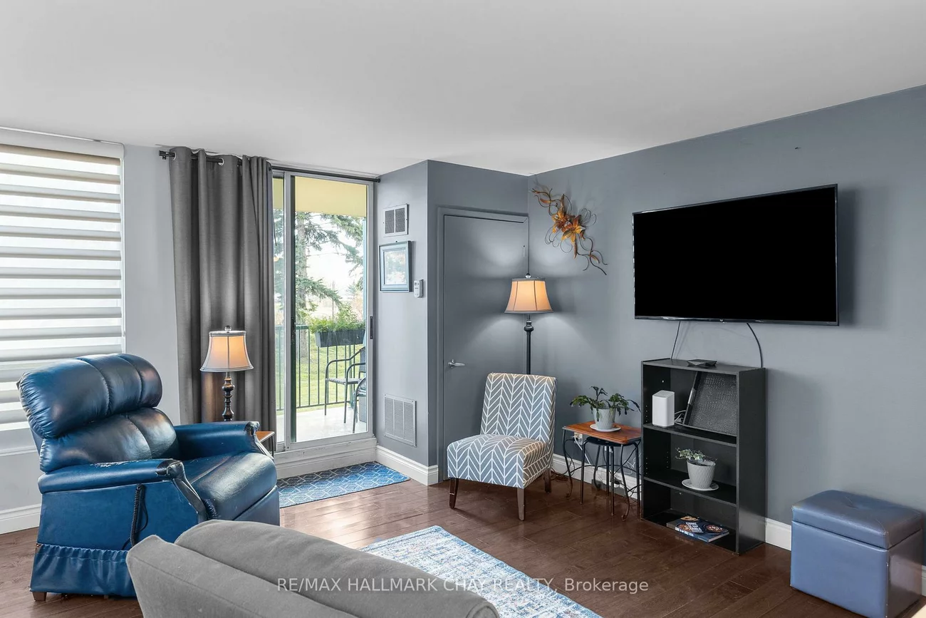 75, Ellen, City Centre, Barrie