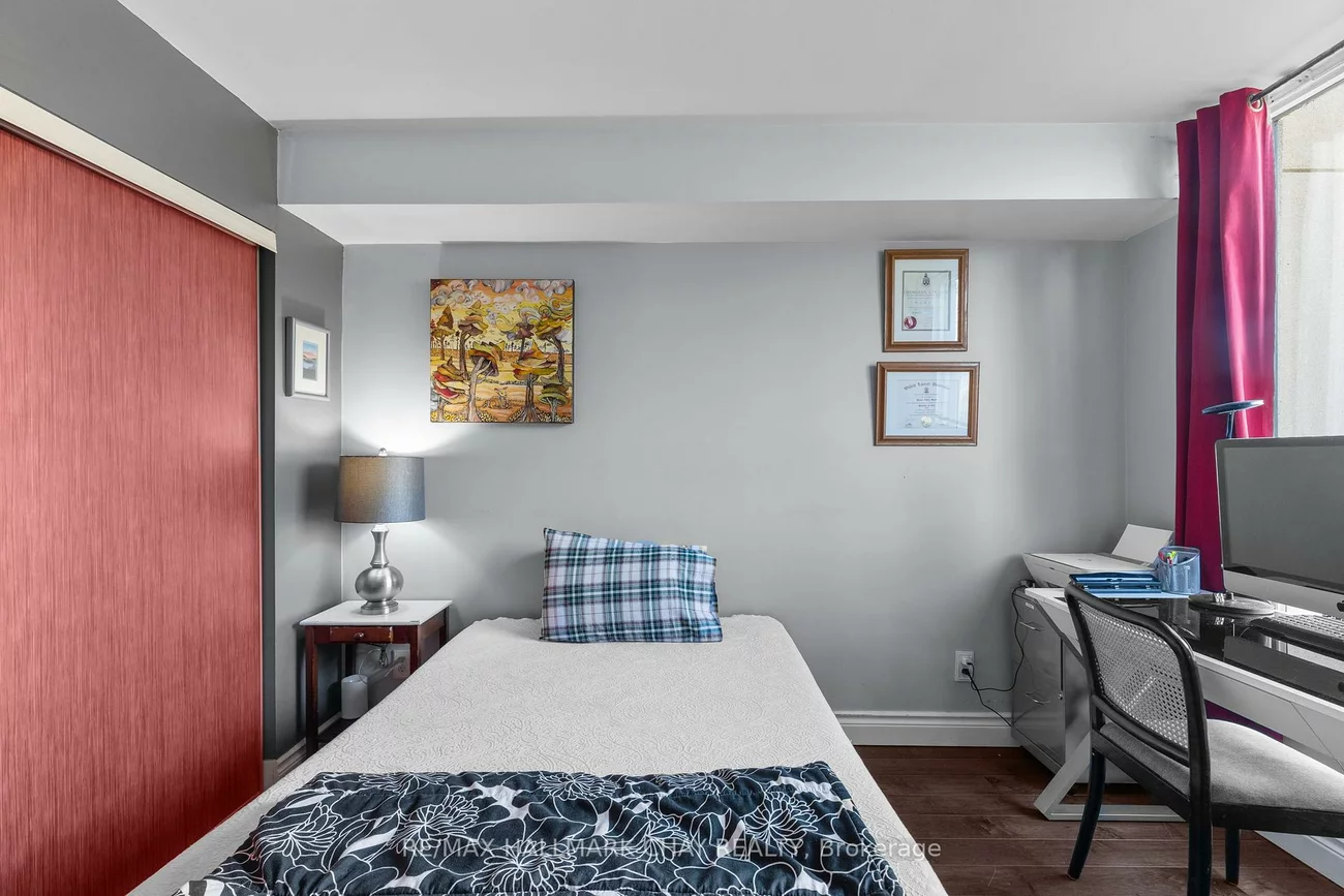 75, Ellen, City Centre, Barrie