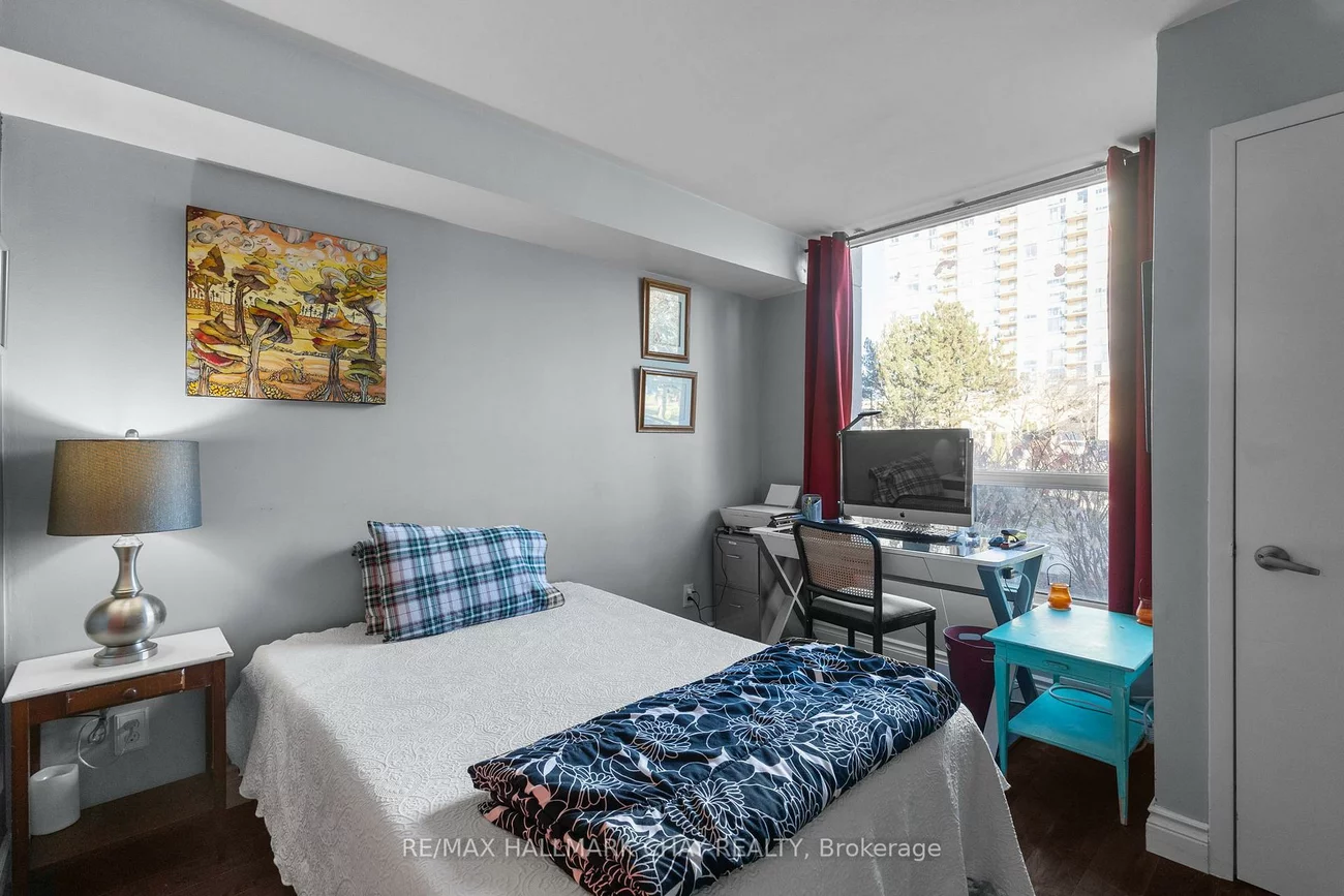 75, Ellen, City Centre, Barrie