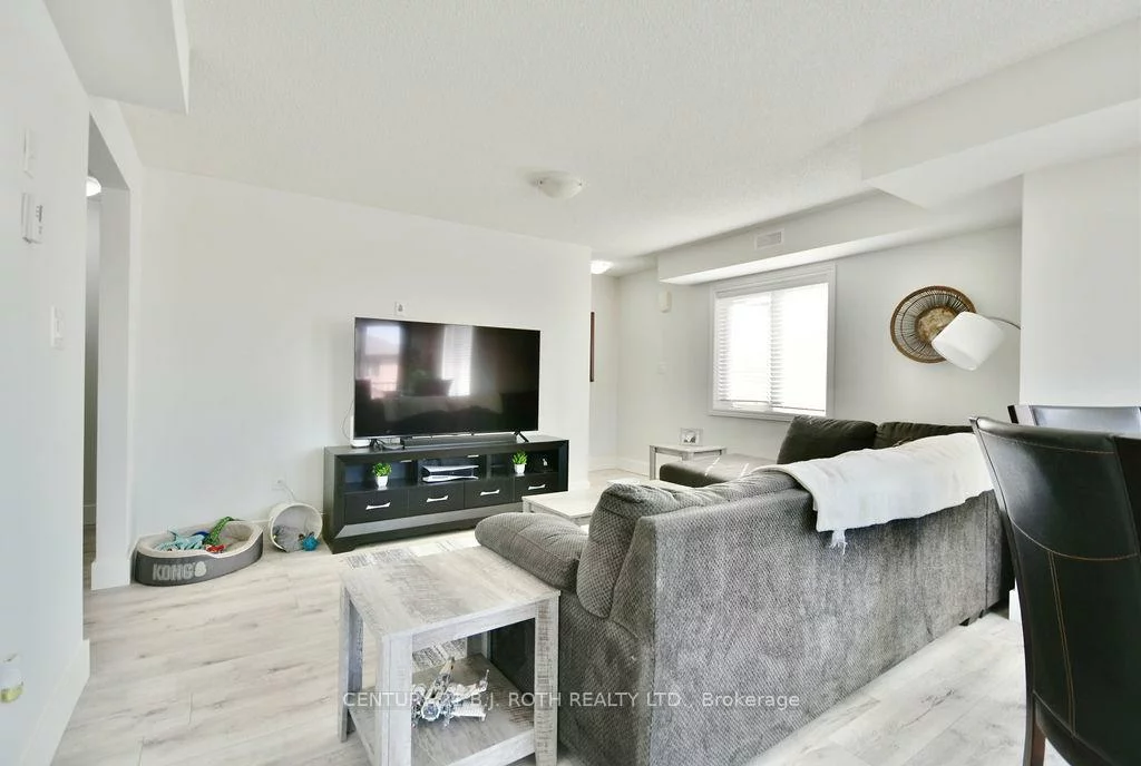 25, Madelaine, Painswick South, Barrie