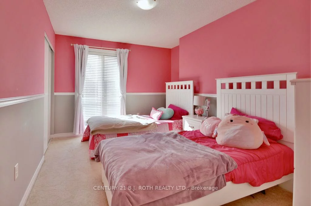 25, Madelaine, Painswick South, Barrie