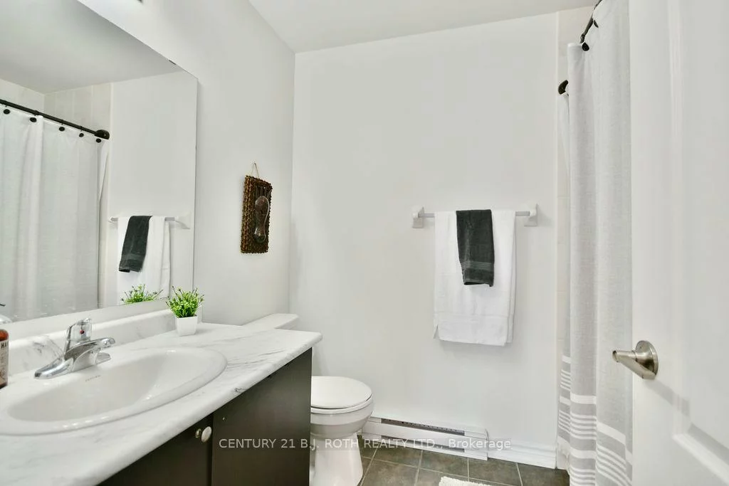 25, Madelaine, Painswick South, Barrie