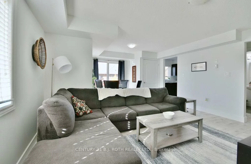25, Madelaine, Painswick South, Barrie