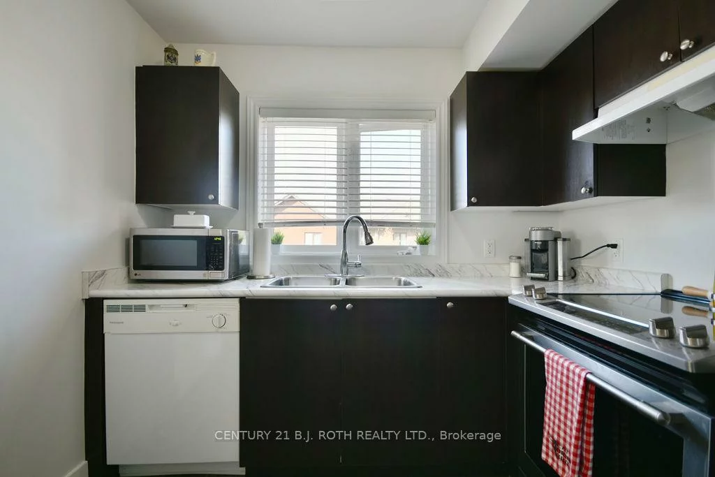25, Madelaine, Painswick South, Barrie