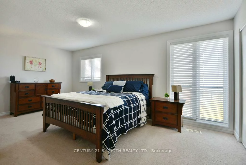 25, Madelaine, Painswick South, Barrie