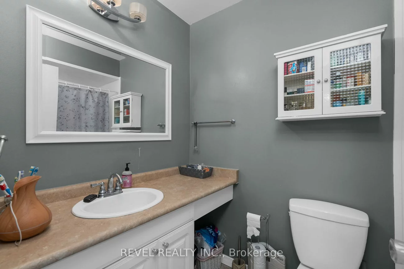 28, Donald, Queen's Park, Barrie