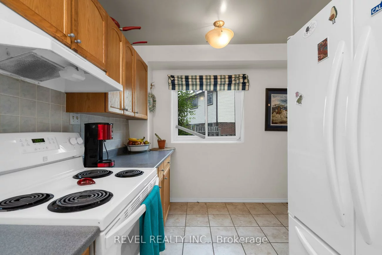 28, Donald, Queen's Park, Barrie
