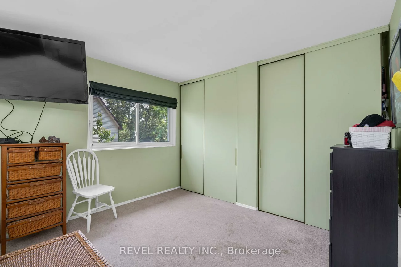 28, Donald, Queen's Park, Barrie
