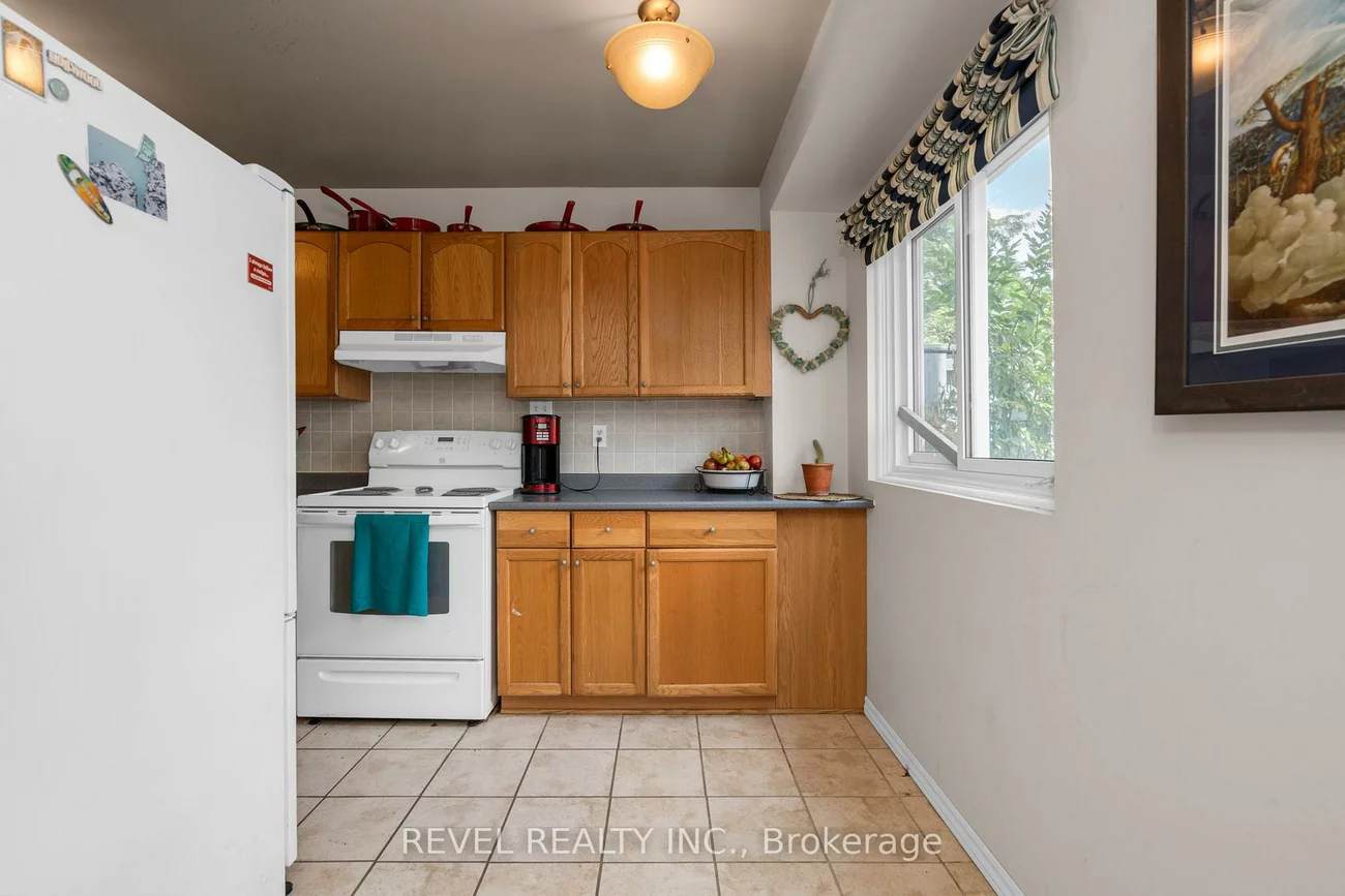 28, Donald, Queen's Park, Barrie