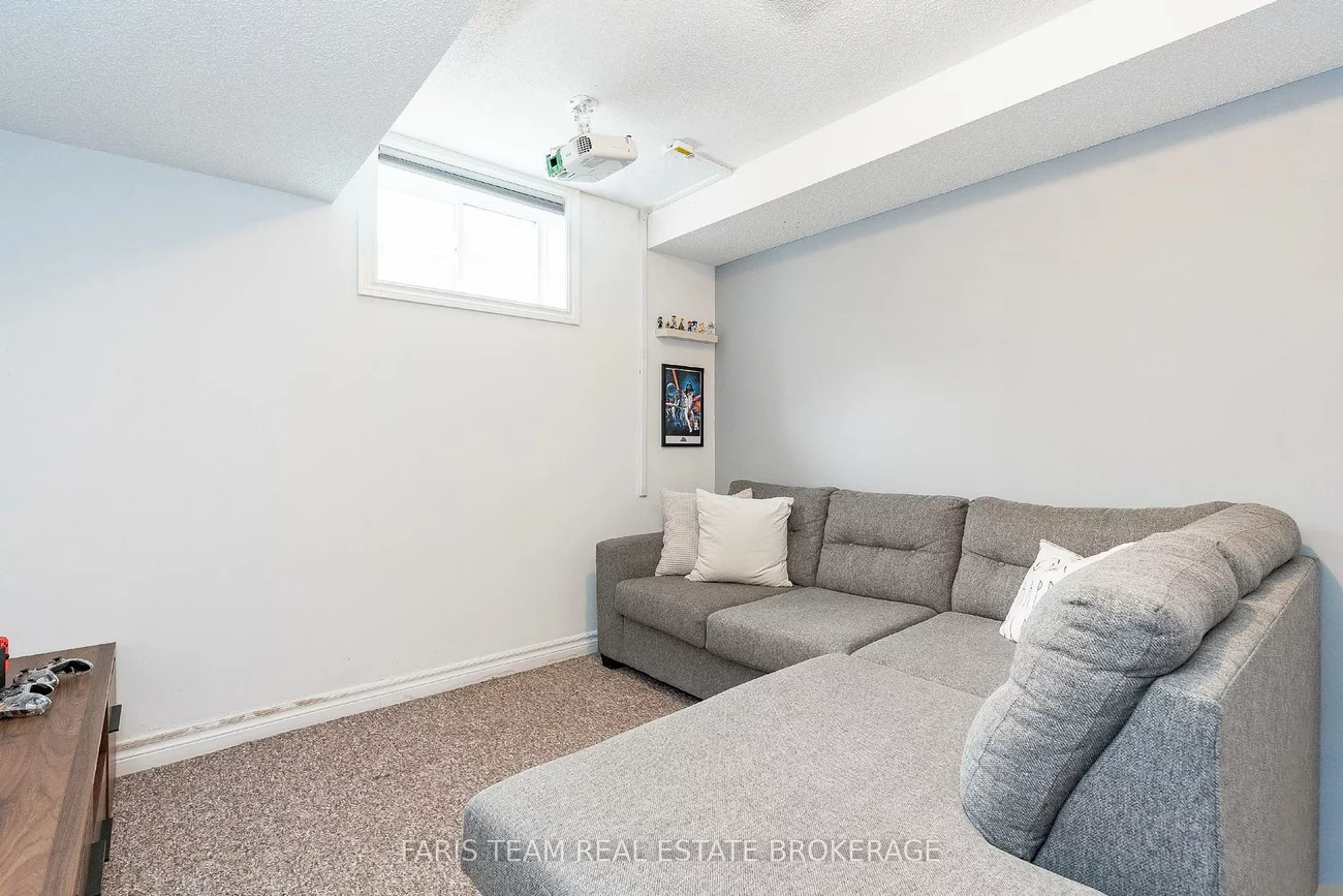 35, Southwoods, Holly, Barrie