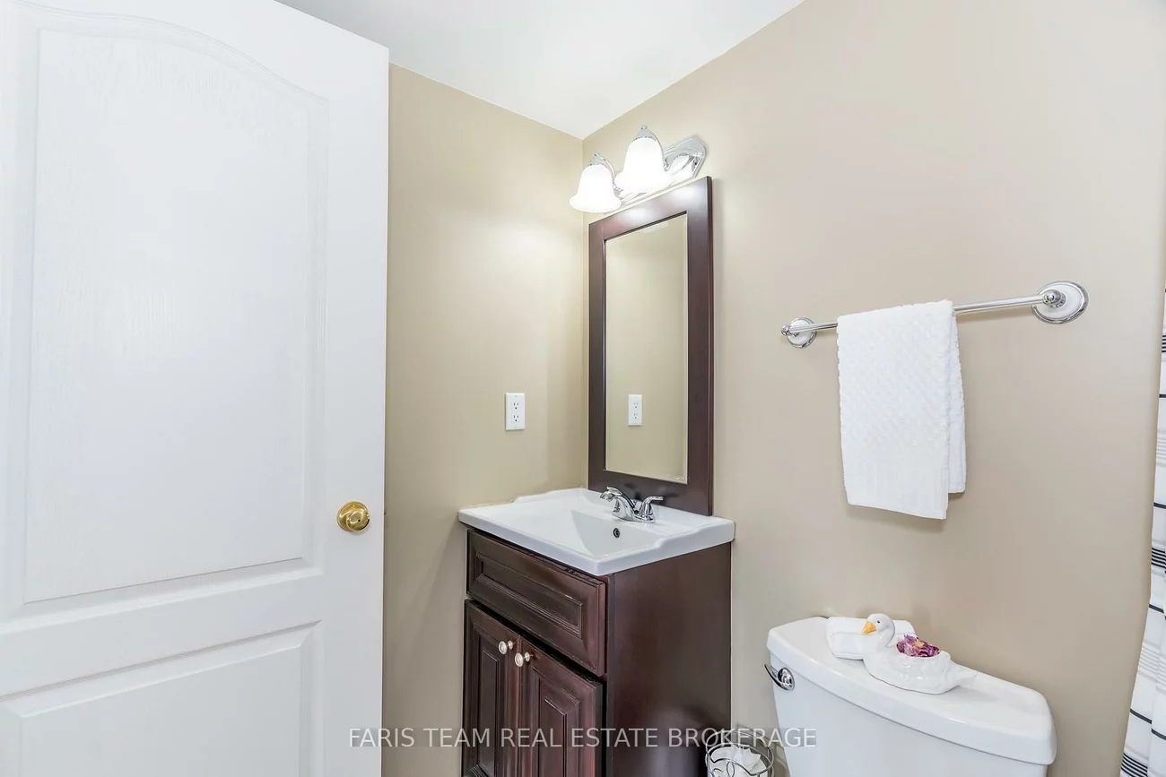 181, Collier, North Shore, Barrie