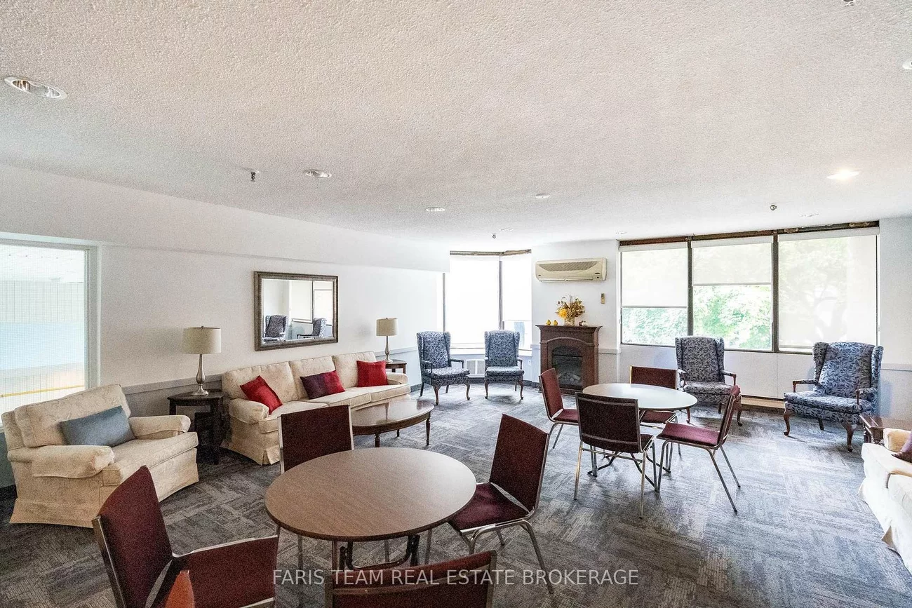 181, Collier, North Shore, Barrie