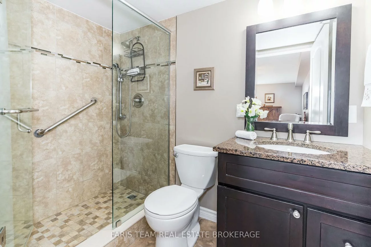 181, Collier, North Shore, Barrie