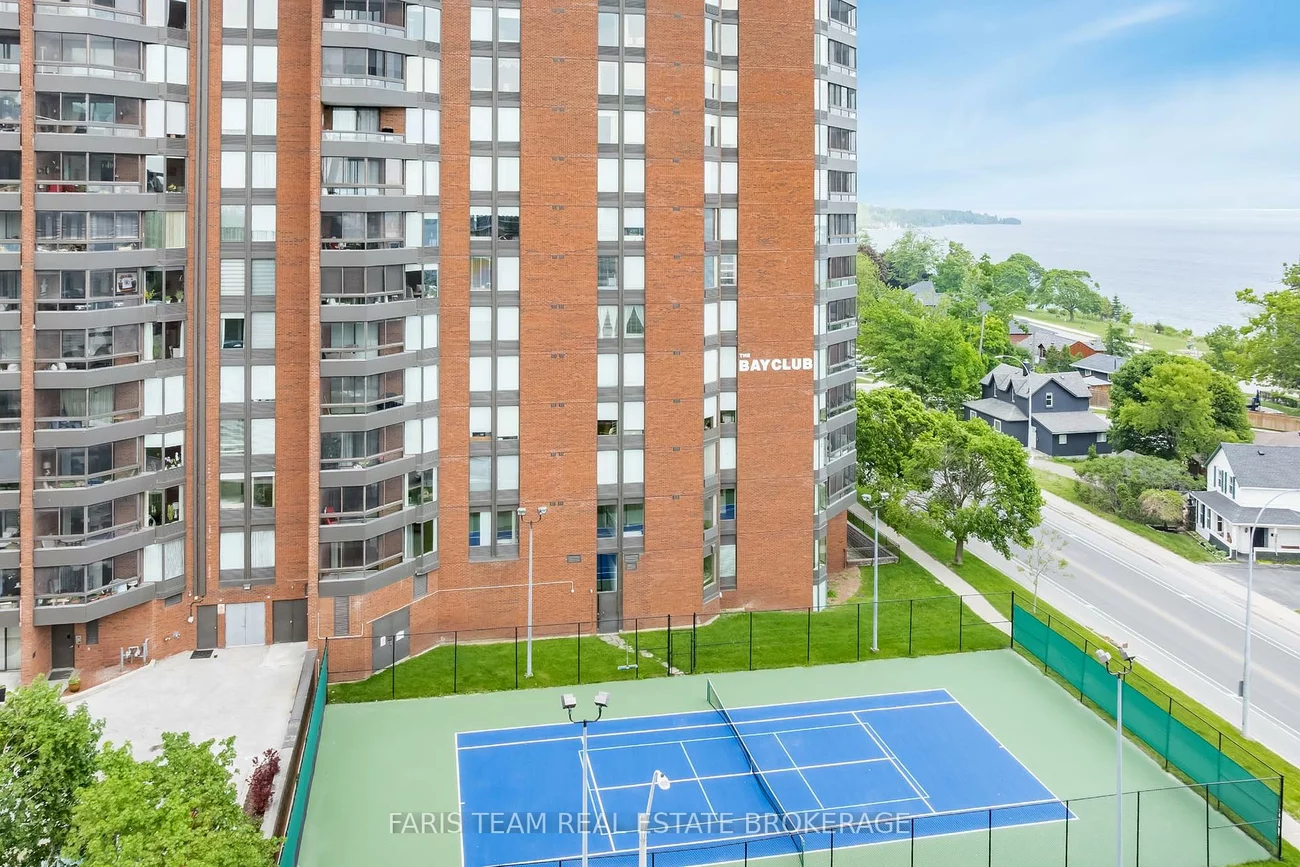 181, Collier, North Shore, Barrie
