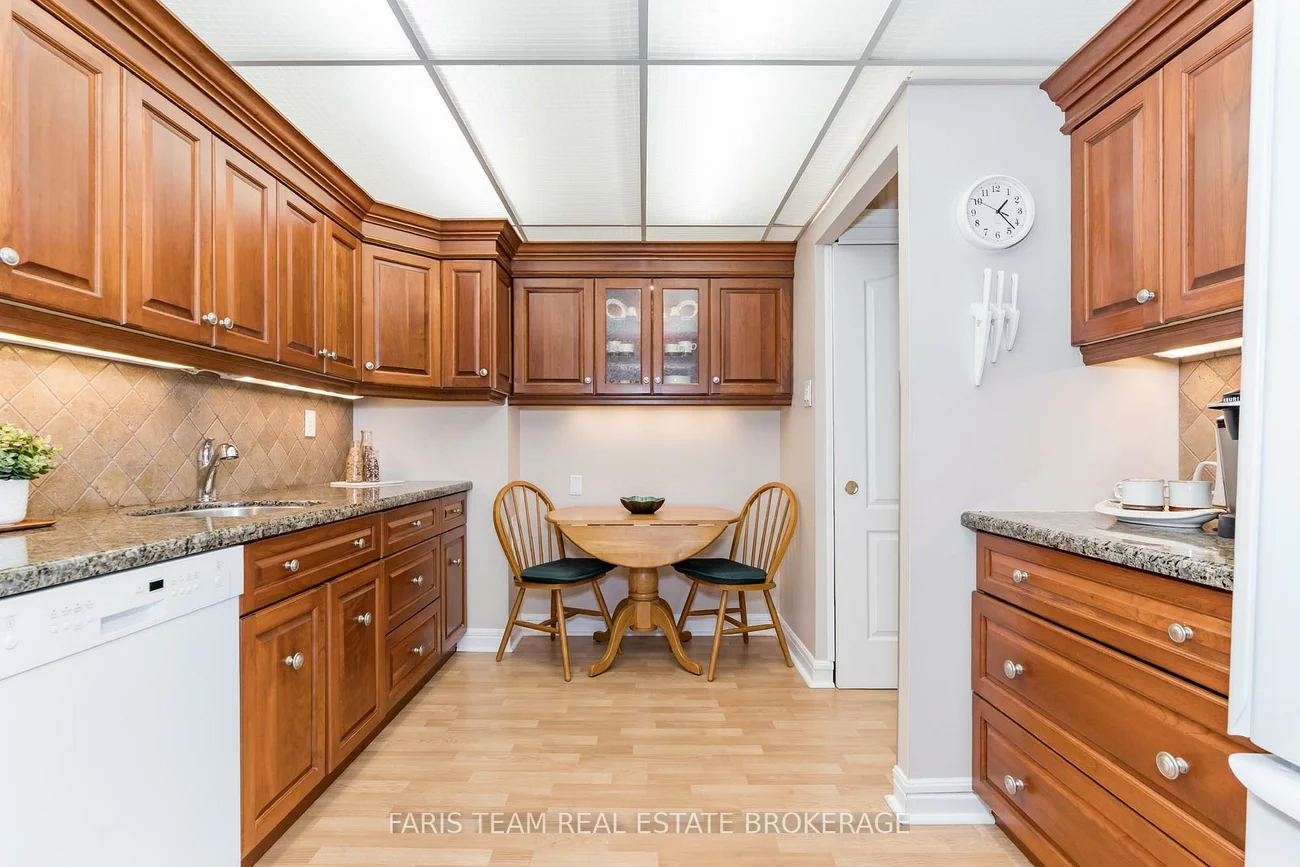 181, Collier, North Shore, Barrie