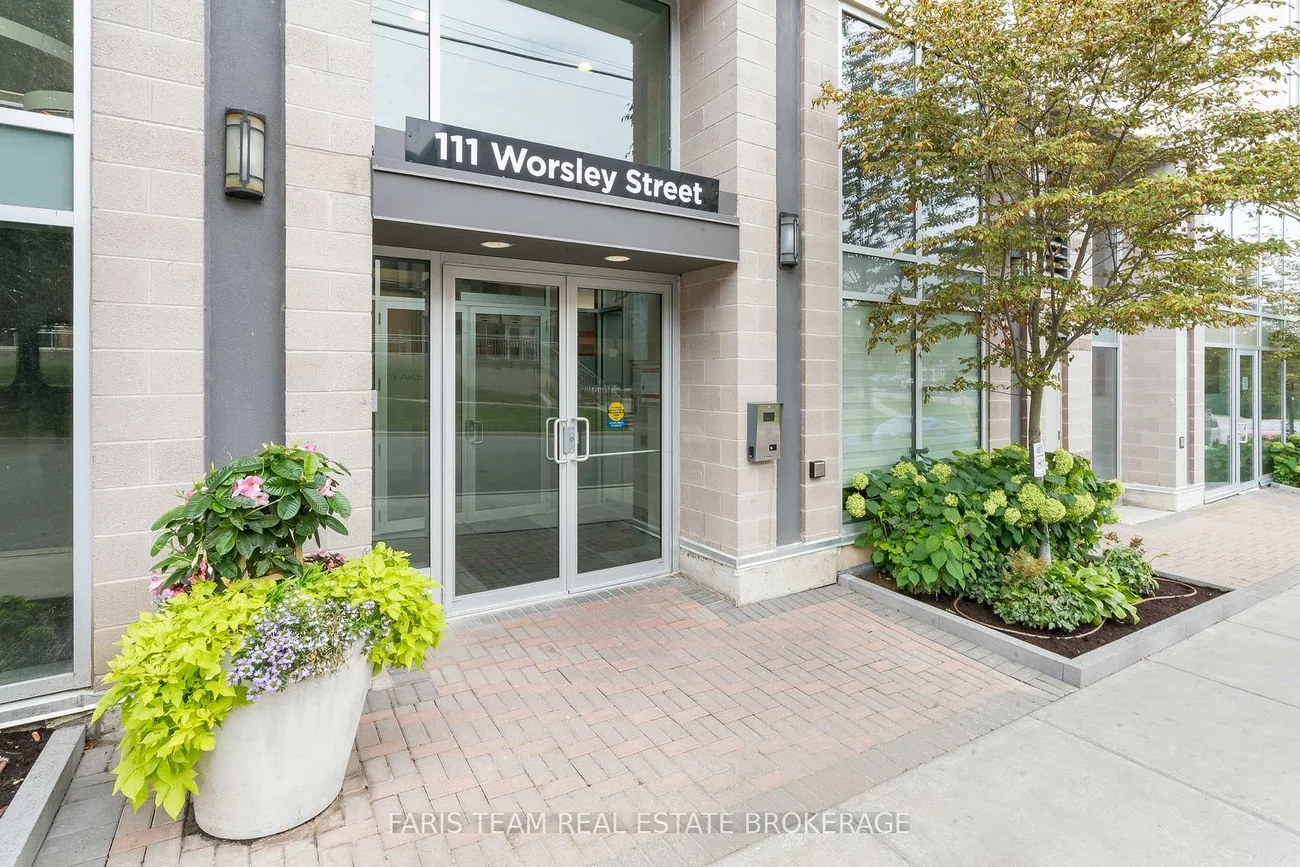 111, Worsley, City Centre, Barrie