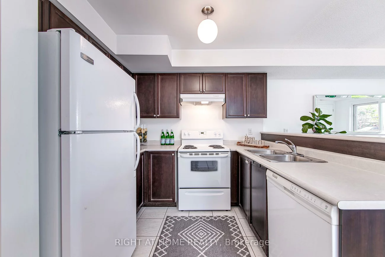 17, Cheltenham, Georgian Drive, Barrie