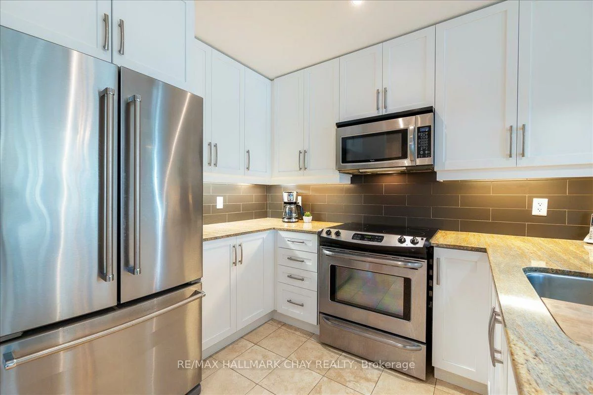 33, Ellen, Lakeshore, Barrie